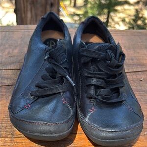 Stylish Black Leather Women's Shoes